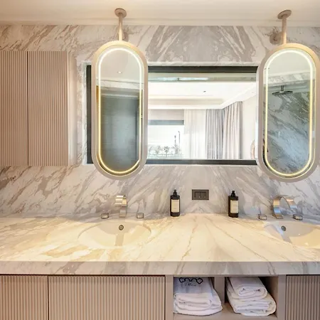 Stylish Beachfront With Pool Gym Sauna Seaview Vila