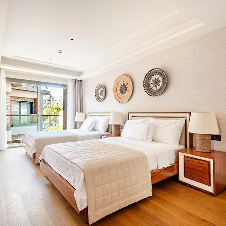 Vila Stylish Beachfront With Pool Gym Sauna Seaview Bodrum