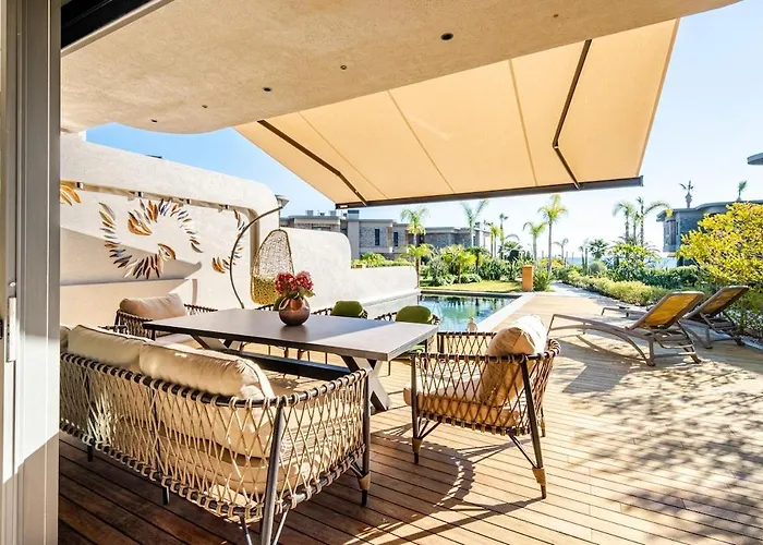 Stylish Beachfront With Pool Gym Sauna Seaview Вилла *