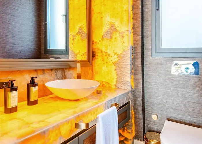וילה Stylish Beachfront With Pool Gym Sauna Seaview *