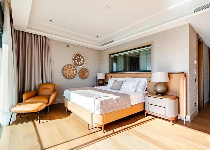 וילה Stylish Beachfront With Pool Gym Sauna Seaview בודרום