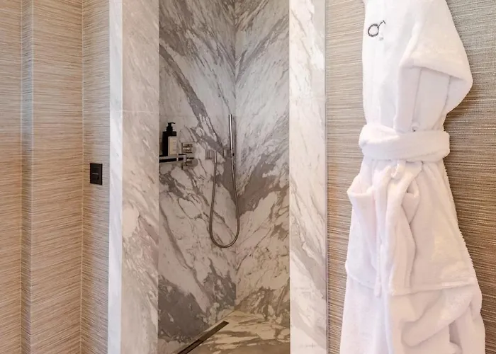 Вилла Stylish Beachfront With Pool Gym Sauna Seaview Бодрум