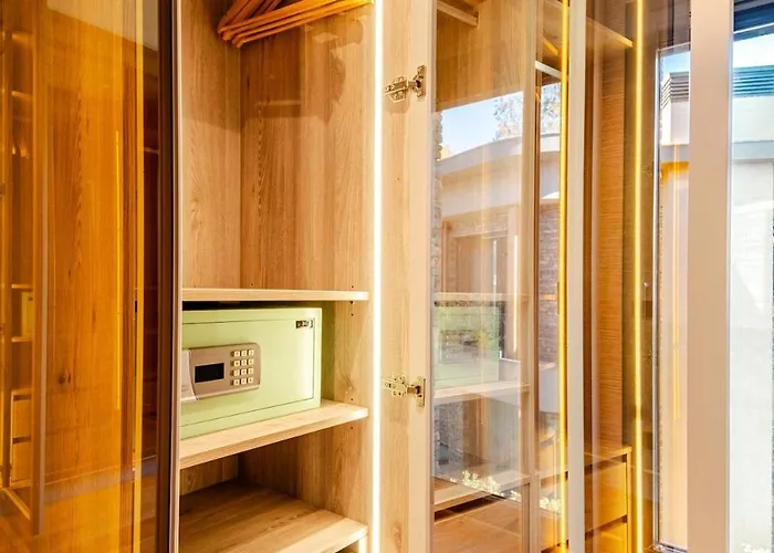 Stylish Beachfront With Pool Gym Sauna Seaview * בודרום