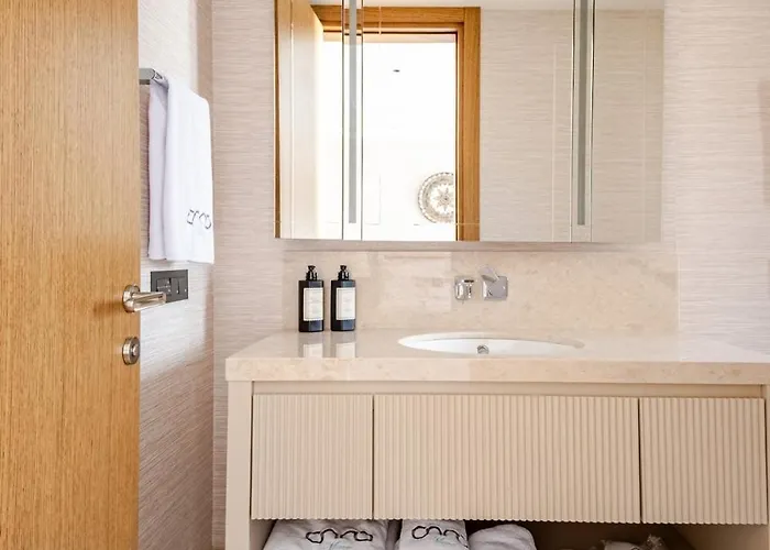 וילה Stylish Beachfront With Pool Gym Sauna Seaview בודרום