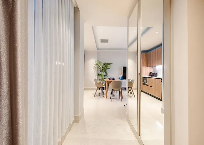 Stylish Beachfront With Pool Gym Sauna Seaview בודרום