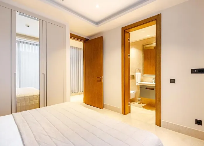 Stylish Beachfront With Pool Gym Sauna Seaview * בודרום