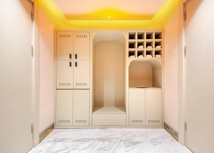 Stylish Beachfront With Pool Gym Sauna Seaview בודרום