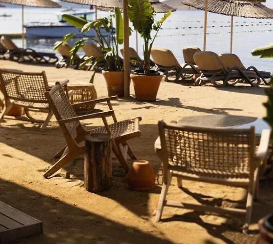 Stylish Beachfront With Pool Gym Sauna Seaview וילה בודרום
