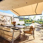 Stylish Beachfront With Pool Gym Sauna Seaview فيلة *