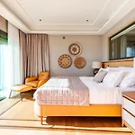 Stylish Beachfront With Pool Gym Sauna Seaview فيلة *