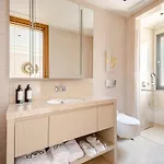 Stylish Beachfront With Pool Gym Sauna Seaview بودروم