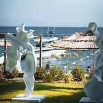 فيلة Stylish Beachfront With Pool Gym Sauna Seaview بودروم